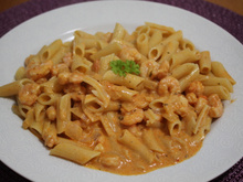 Macarrão penne ao molho de camarão
