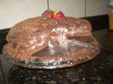 Bolo de chocolate com morango