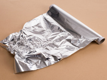 Adeus ferrugem: truque simples com papel alumínio deixa o aço brilhando como novo