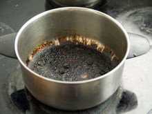 2 truques para limpar fundo de panela queimado de gordura