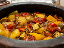 Esse jantar de uma panela só é surpreendentemente delicioso e memorável: é um clássico na minha família desde a infância