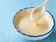 Como fazer leite condensado caseiro: veja 2 receitas práticas
