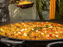 Chocolate e pipoca na paella? Chef com estrela Michelin revela receita inusitada que divide opiniões