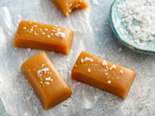 Bala de caramelo feita no micro-ondas: nunca mais comprei pronta depois que aprendi a fazer em casa