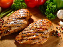 Quase ninguém sabe, mas é assim que se prepara um frango para que a carne fique suculenta, macia e douradinha por fora