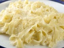 Roberta, chef italiana: "A melhor massa não é feita com tomate; leva 80g de manteiga e 100g de queijo parmesão"