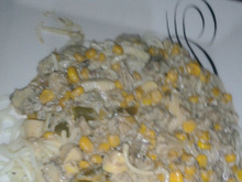 Macarrão especial ao molho de carnes com pimentão