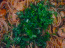 Macarronada com camarão (prática e deliciosa)