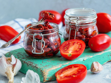 Como fazer tomate seco: confira as dicas do TudoGostoso