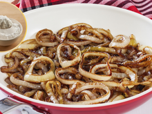 Poucas pessoas sabem, mas o bicarbonato de sódio faz a cebola caramelizar mais rápido