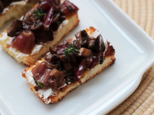 Bruschetta de cogumelos e uva: o petisco perfeito com toque adocicado, impossível comer só um