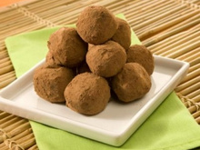 Trufas de chocolate com amendoim