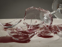 Como recolher cacos de vidro pequenos: truque simples e eficaz