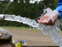 Não pagar conta de água parece um sonho, mas é a realidade de uma cidade brasileira há 64 anos