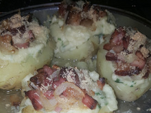 Batata no forno com bacon e queio