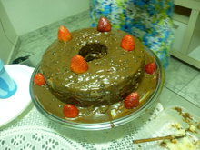 Bolo de chocolate com recheio de cupuaçu