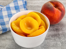 O pêssego em calda da minha avó é a minha compota preferida e tem um truque especial para ficar perfeito