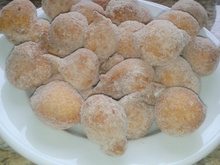 Bolinho de chuva sequinho e delicioso