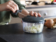 Processador manual de alimentos: entenda tudo sobre o aparelho que conquistou as redes sociais