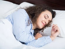 Esses 7 alimentos podem atrapalhar a qualidade do seu sono (o último vai te surpreender!)