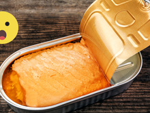 Abriram uma lata de salmão vencida há 50 anos e o que encontraram surpreende cientistas: "É um sinal de que o peixe vem de um ecossistema saudável"