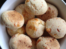 Pão de queijo mineiro