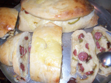 Pão de cebola e calabresa