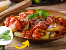 Nhoque de abobrinha SEM GLÚTEN saudável ao molho de tomate: receita é muito prática e fácil de fazer