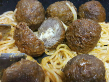 Almôndega com queijo