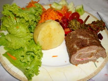 Rocambole de carne moída fácil e barato