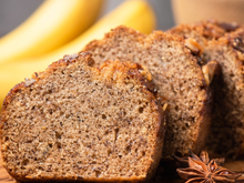 Eu comecei a fazer esse bolo fit de banana e virou meu lanche preferido com o café da tarde
