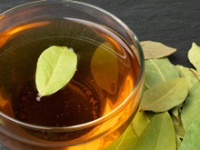 Chá potente de folha de louro; veja benefícios e como fazer em casa