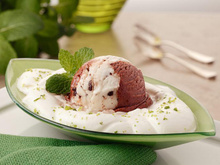 Espuma de limão com sorvete de coco e chocolate