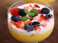 A sobremesa gelada perfeita é esse creme de manga com iogurte: sempre me pedem para fazer de novo (muito cremosa!)