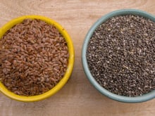Chia e linhaça: qual delas é melhor e o que os especialistas dizem sobre seus benefícios?