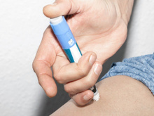 Mulher internada após usar Ozempic falsificado: quais são os lotes identificados pela Anvisa e o como não cair em golpe na hora de comprar o medicamento