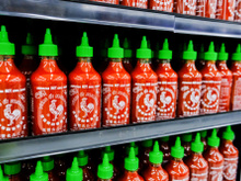 Sriracha: saiba o que é e como fazer o molho que bomba nas receitas do TikTok
