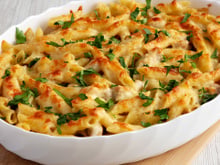 Macarrão cremoso gratinado: uma travessa, poucos ingredientes e um almoço irresistível do TudoGostoso