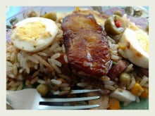 Arroz de forno com sobras de carnes de churrasco