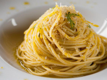 Receita revelada! Minha avó faz esse macarrão ao molho de manteiga e limão desde que sou criança e agora já posso fazer para os meus filhos!