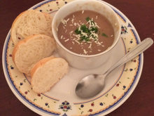 Caldo de feijão à moda goiana