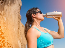 Quantos litros de água devemos beber por dia durante a onda de calor?