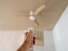 Calor chegando? Esse ventilador de teto com controle está com um super desconto na Mega Oferta Prime