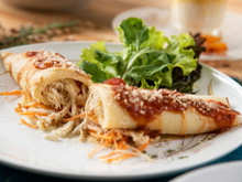 Panqueca de frango desfiado