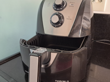 Alguns são extremamente perigosas: 7 erros comuns ao usar a airfryer que você deve parar agora