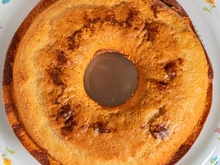 Bolo de milho com leite condensado: é só bater e colocar para assar! Você nunca mais vai querer fazer de outro jeito
