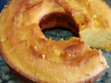Broa de fubá, milho verde e queijo