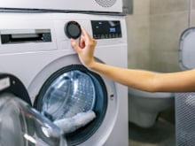 É o pior programa de máquina de lavar e até o técnico desaconselha: é desperdício de água