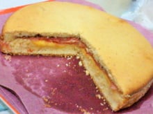 Torta de parmesão recheada com queijo e presunto