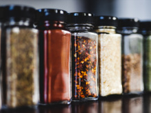 Truque simples de chef desentope pote de tempero que ficou ressecado ou úmido